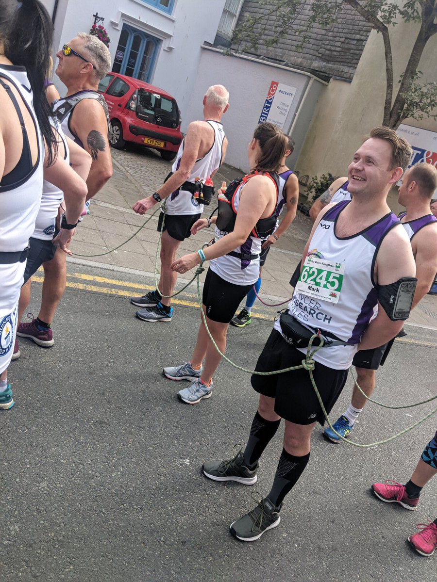 Kỷ lục thế giới ‘chạy marathon người nối người’ lại bị phá Kỷ lục thế giới ‘chạy marathon người nối người’ lại bị phá